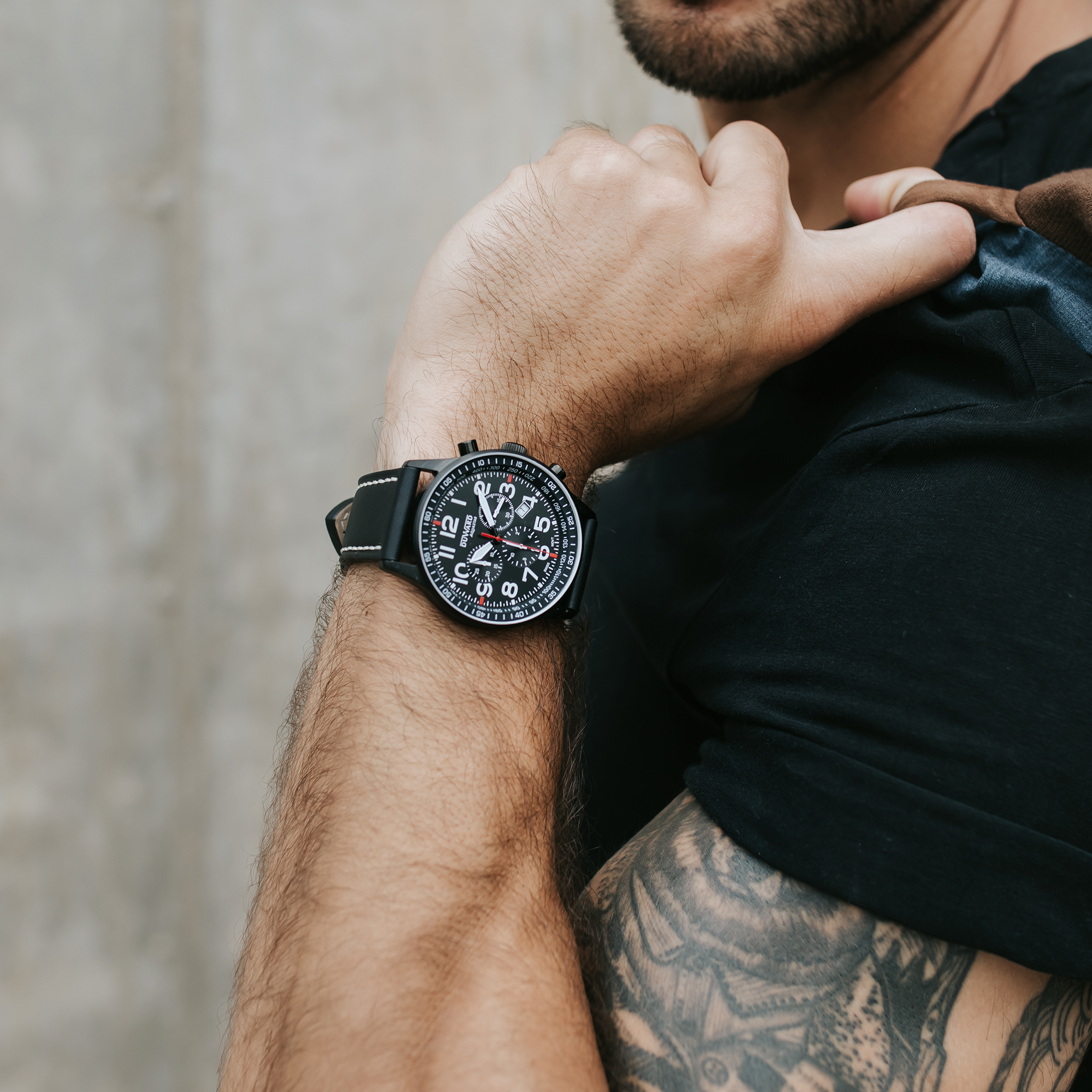 Reloj de hombre DUWARD Aquastar caja de acero ip negr0 cronografo con movimiento suizo 10 atm